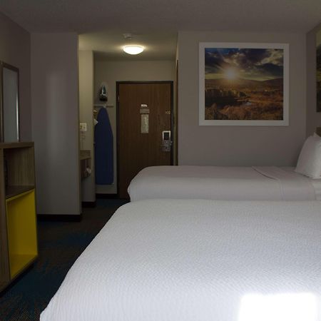Days Inn By Wyndham Colby Eksteriør bilde